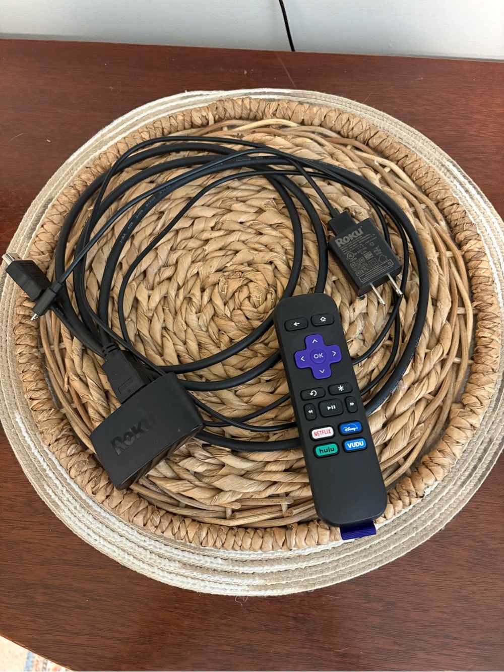 Roku with remote, HDMI & power cords